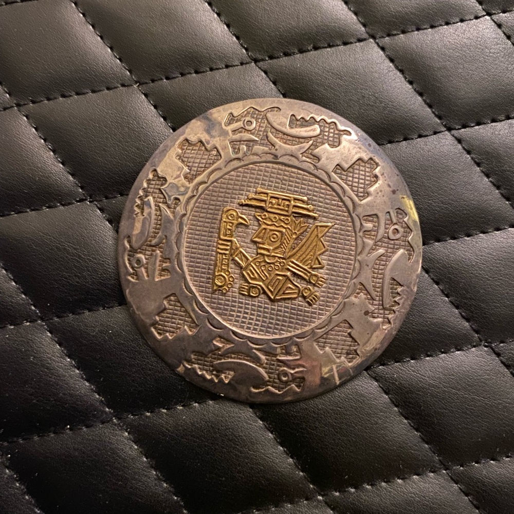 Vintage 18k Medallion with Intricate Design